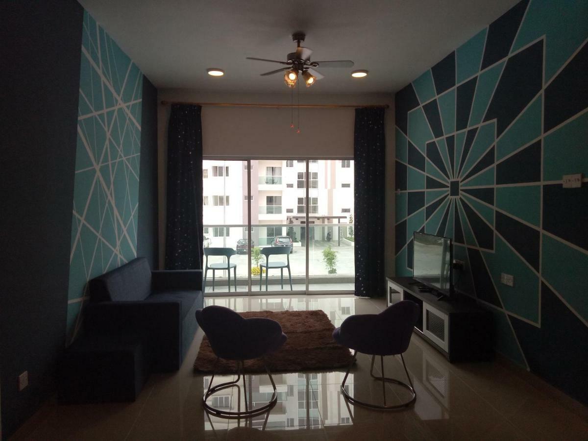 Icolor Home & Stay Ch5 ตานาห์ราตา ภายนอก รูปภาพ