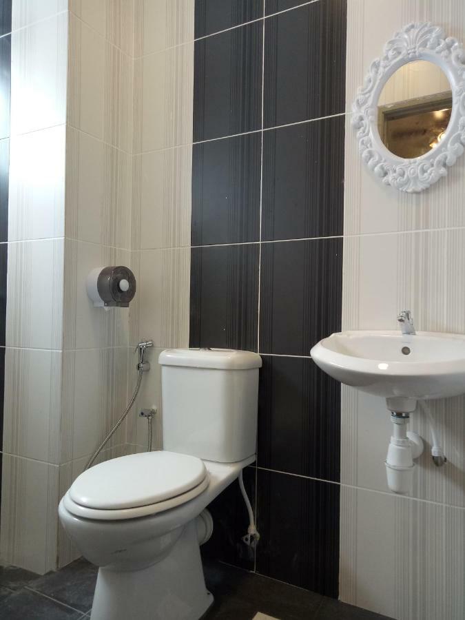 Icolor Home & Stay Ch5 ตานาห์ราตา ภายนอก รูปภาพ